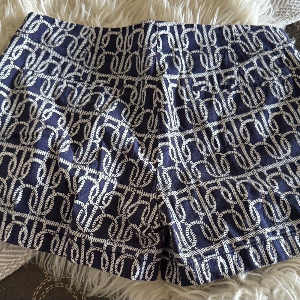 J Crew Navy and White Nautical Patterned Women Shorts with gold buttons - Picture 2 of 7